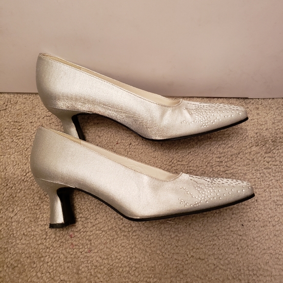 Stuart Weitzman Vintage silver shoes - Picture 2 of 6